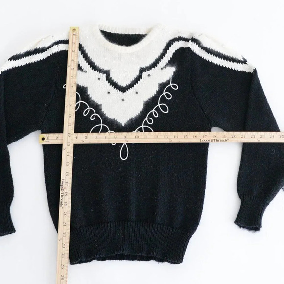 Vintage 90's Black & Cream Knit w/ Pearls CrewNeck Sweater - Picture 4 of 13